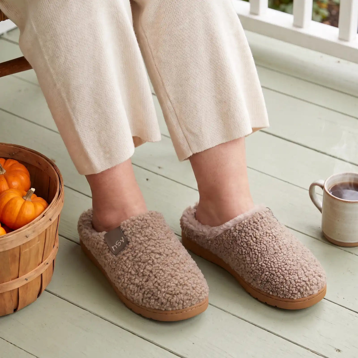 Cloud Teddy Light Brown lifestyle