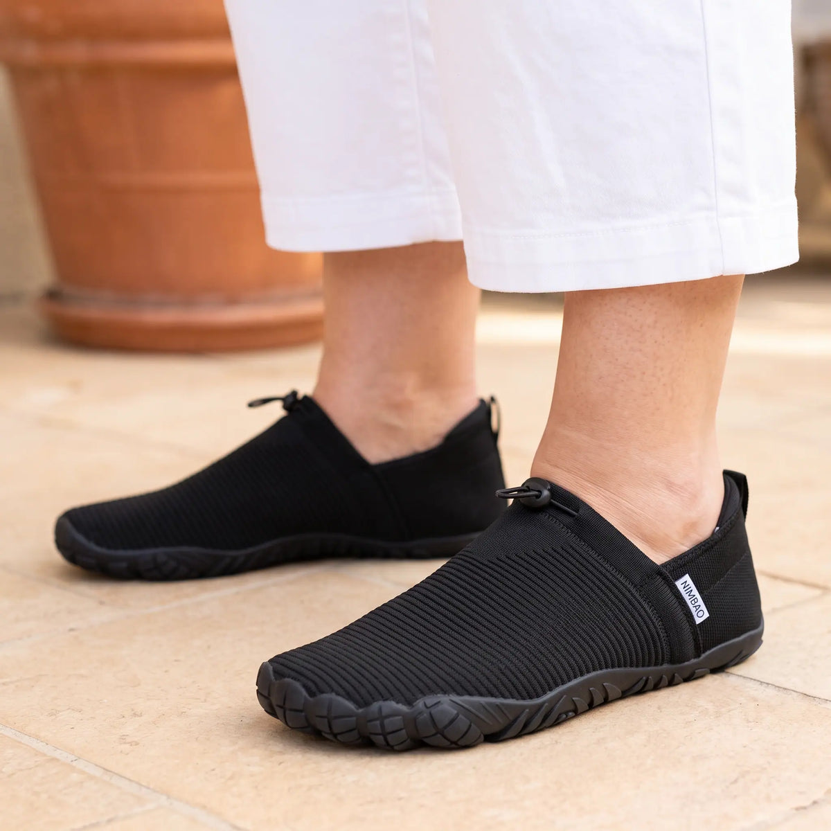 Sova Black lifestyle