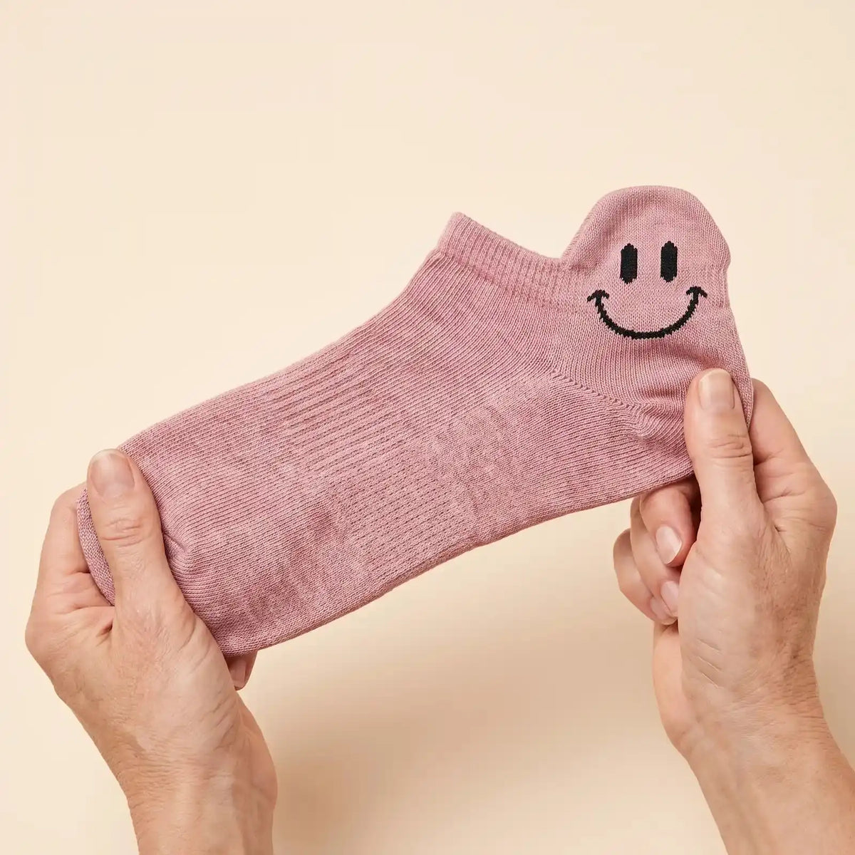 Stretchy smile ankle sock
